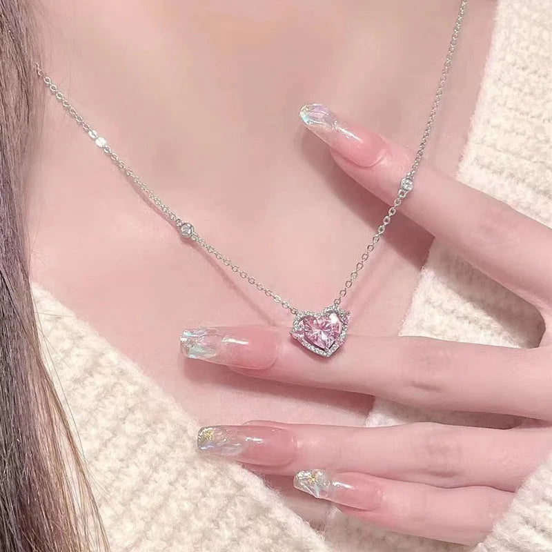 Exquisite Zircon Heart Women's Necklace Simple Romantic Crystal Pendant Gold Silver Color Clavicle Chain Wedding Jewelry 2021